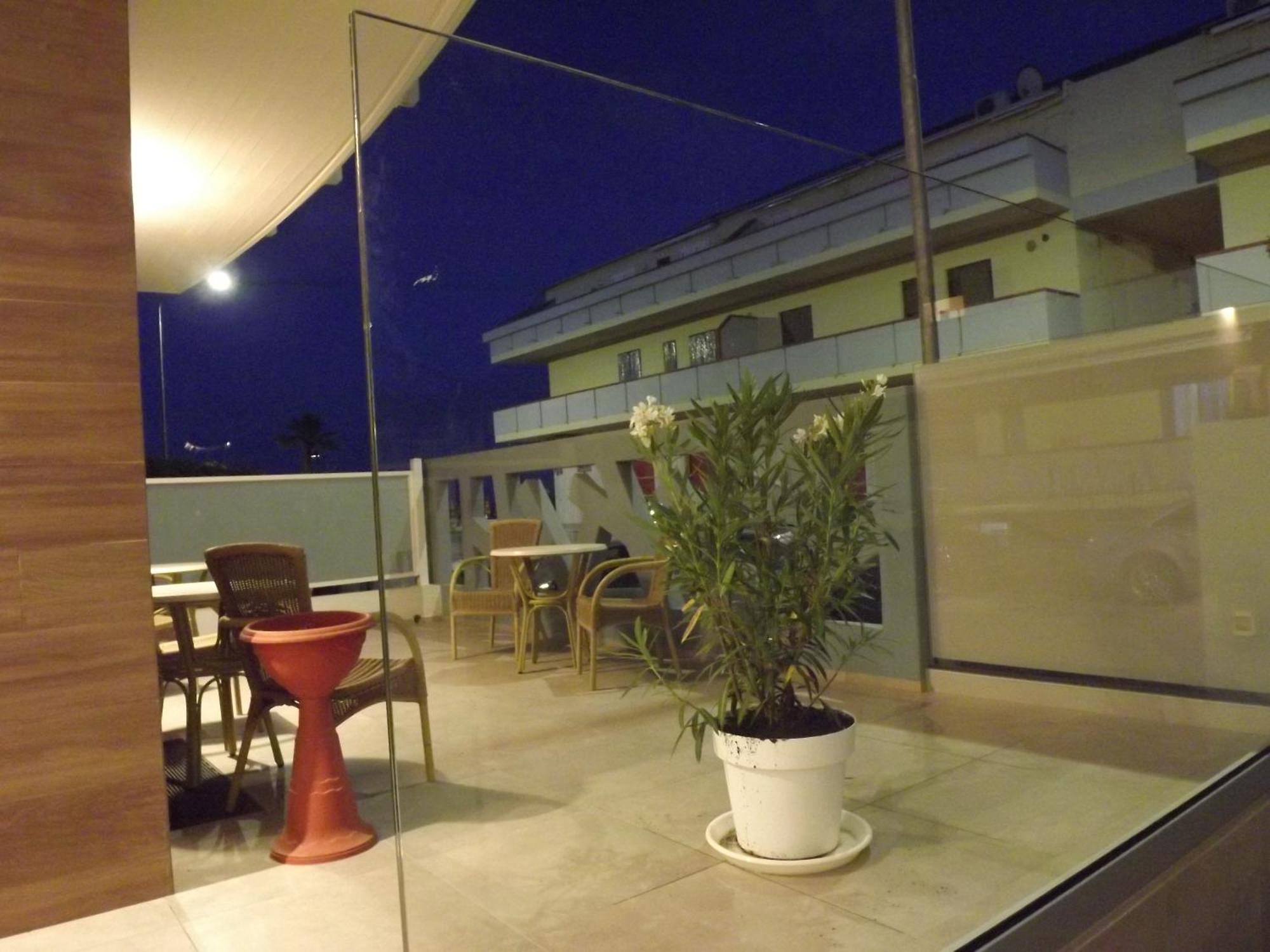 Residence Twigha มาร์ตินซิกูโร ภายนอก รูปภาพ