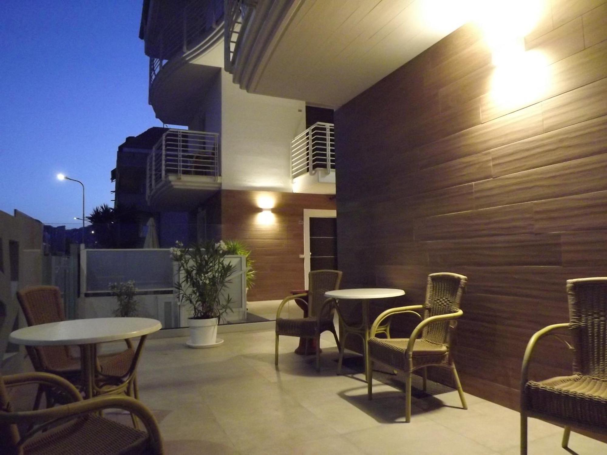 Residence Twigha มาร์ตินซิกูโร ภายนอก รูปภาพ